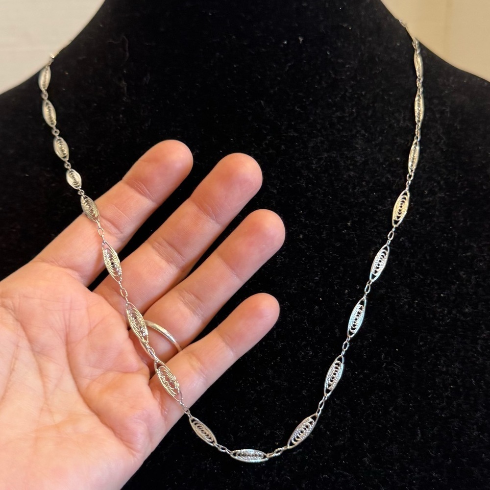VTG Crown Trifari Silvertone Filigree Lace Links 24" Dainty Necklace Minimilist - Picture 4 of 16